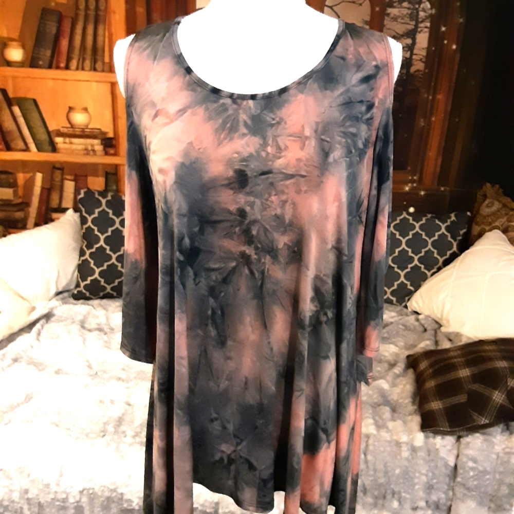 Cold shoulder tunic